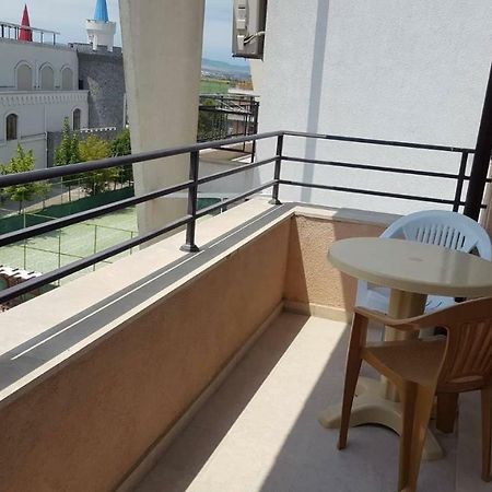 Grand Kameliq Lägenhet Slăntjev Brjag Exteriör bild
