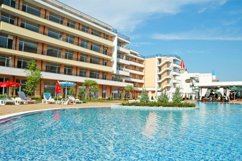 Grand Kameliq Lägenhet Slăntjev Brjag Exteriör bild