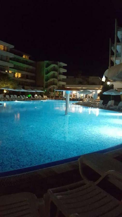 Grand Kameliq Lägenhet Slăntjev Brjag Exteriör bild